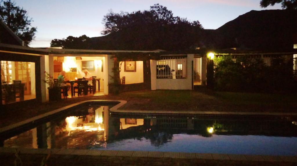Camdeboo Cottages Port Elizabeth Exterior photo